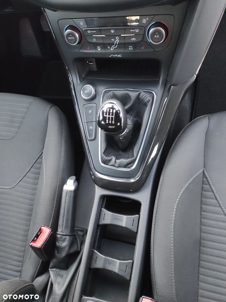 Ford Focus 1.6 TDCi DPF SYNC Edition - 17