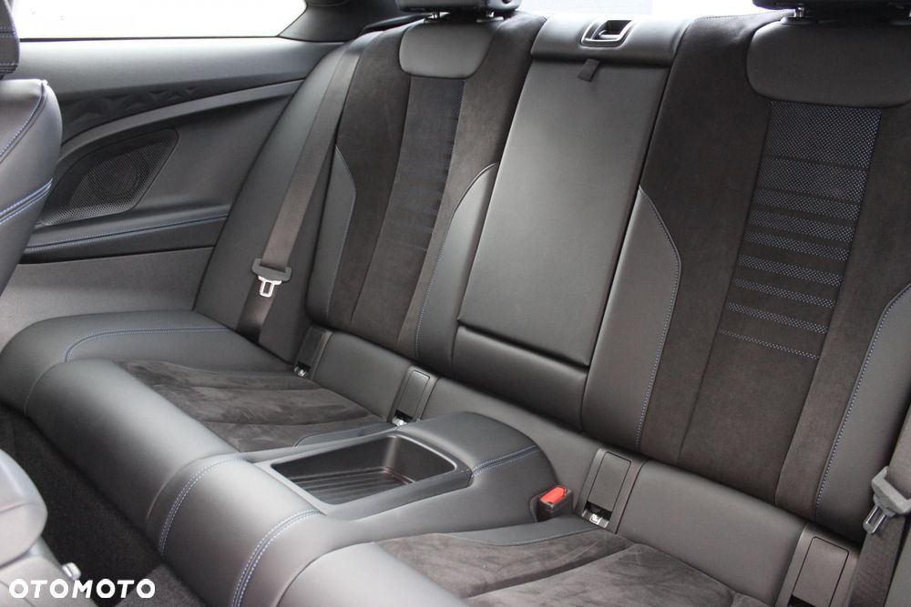 BMW Seria 2 220d M Sport - 9