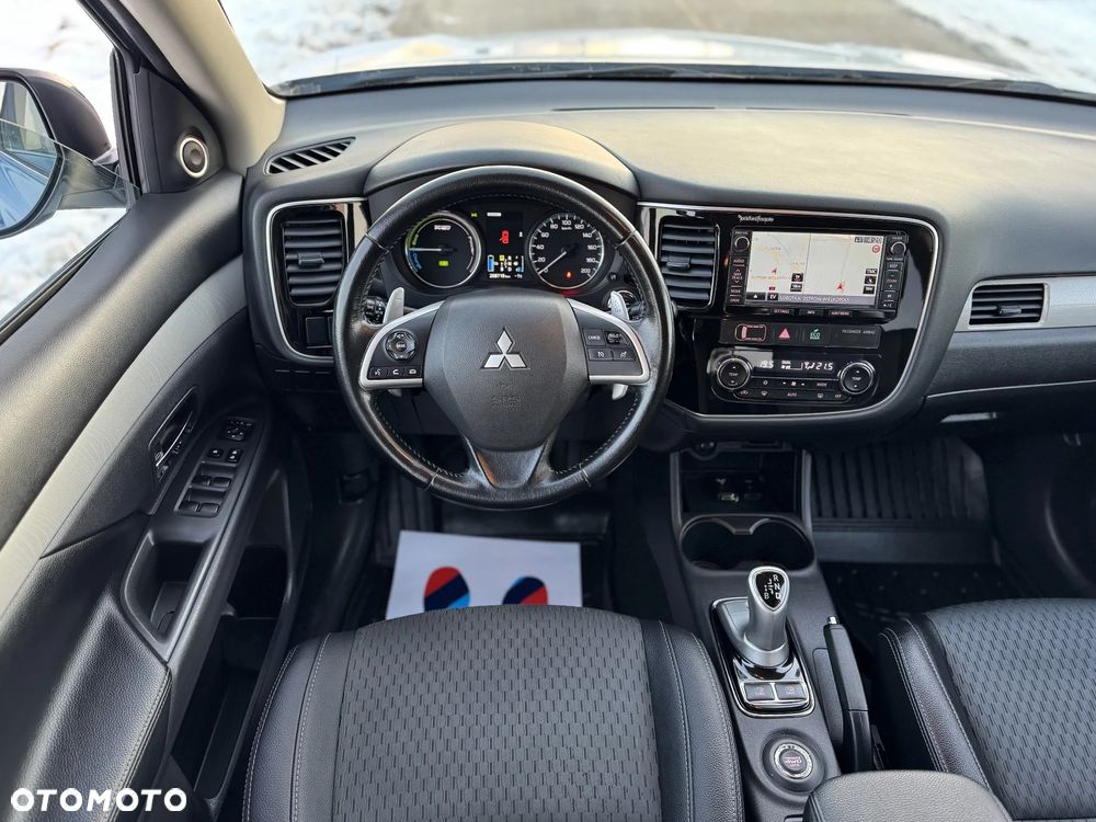 Mitsubishi Outlander 2.0 4WD Top - 35