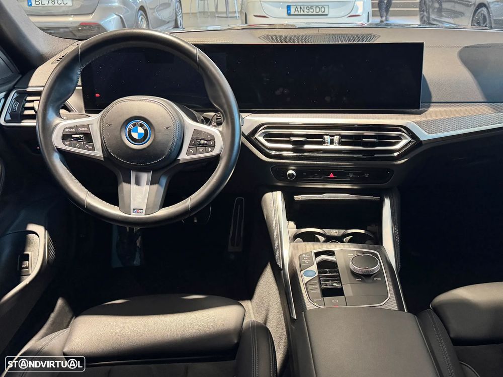 BMW i4 eDrive40 Desportiva M - 7