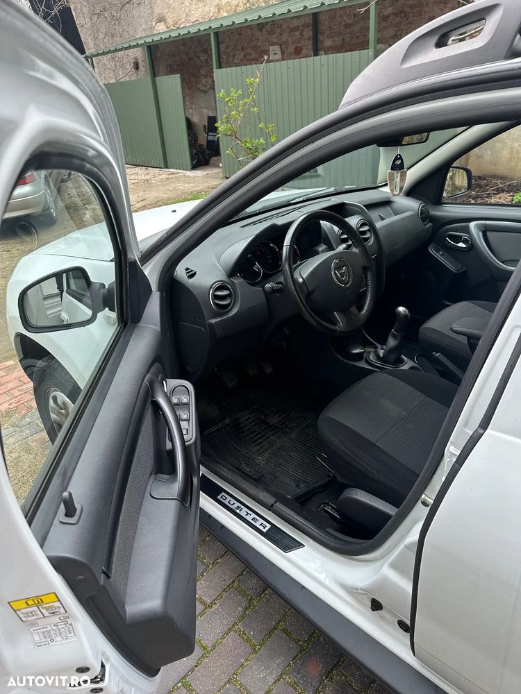 Dacia Duster 1.6 4x2 Laureate - 4
