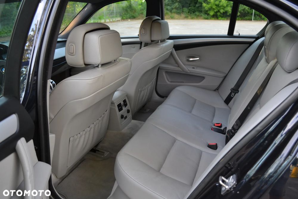 BMW Seria 5 530i Sport-Aut Edition Sport - 19