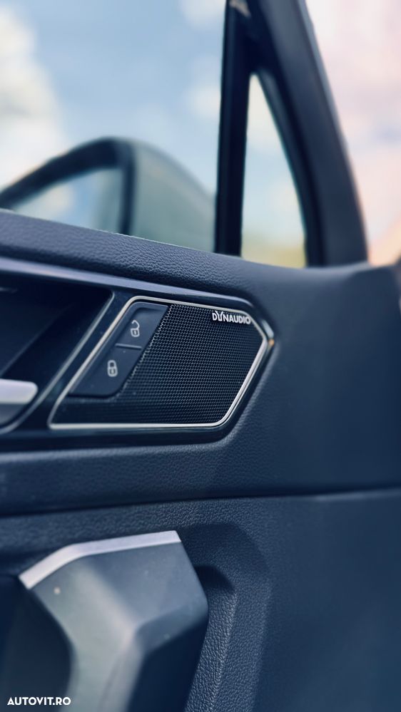 Volkswagen Tiguan - 11