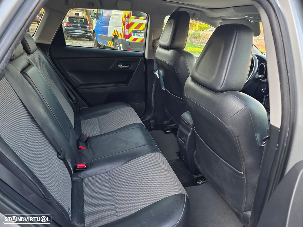 Toyota Auris Touring Sports 1.8 HSD Comfort +P.Sport+Navi - 10