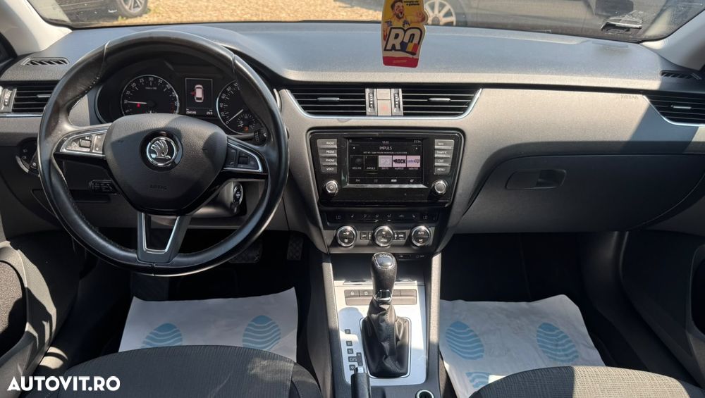 Skoda Octavia 2.0 TDI ELEGANCE DSG - 7