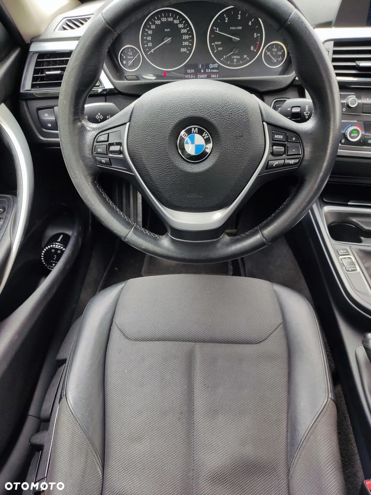 BMW Seria 3 318d Luxury Line - 8