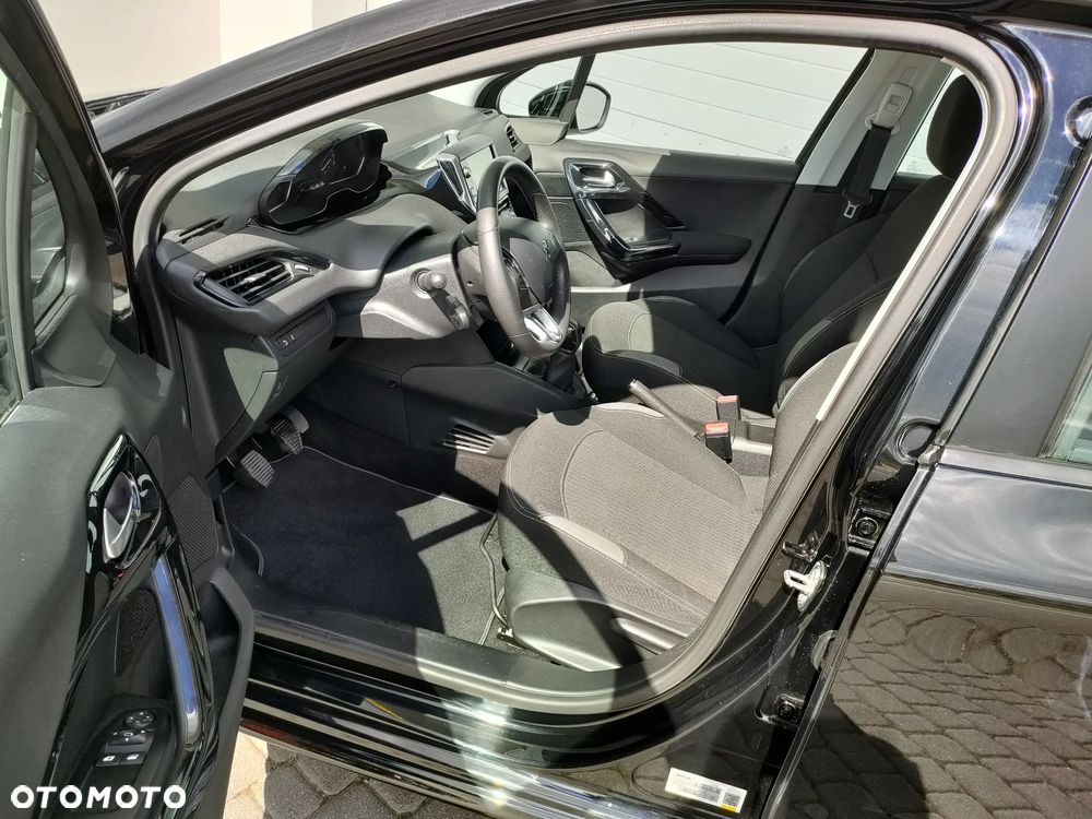 Peugeot 208 1.2 PureTech Style - 8