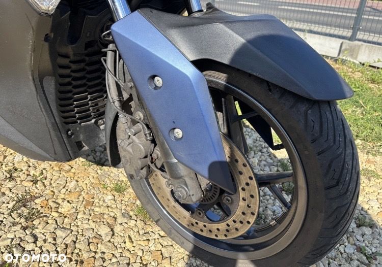 Yamaha X-max - 17