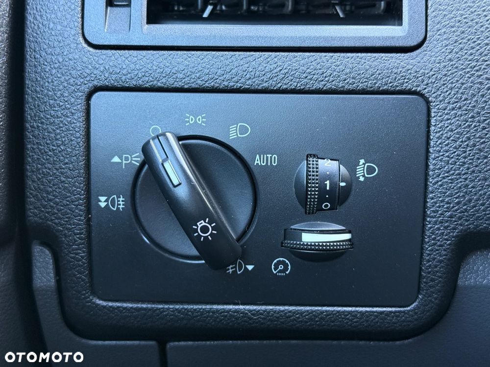 Ford Kuga - 33