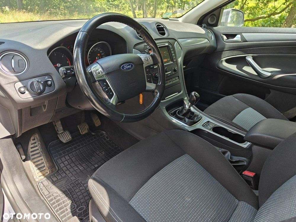 Ford Mondeo - 8