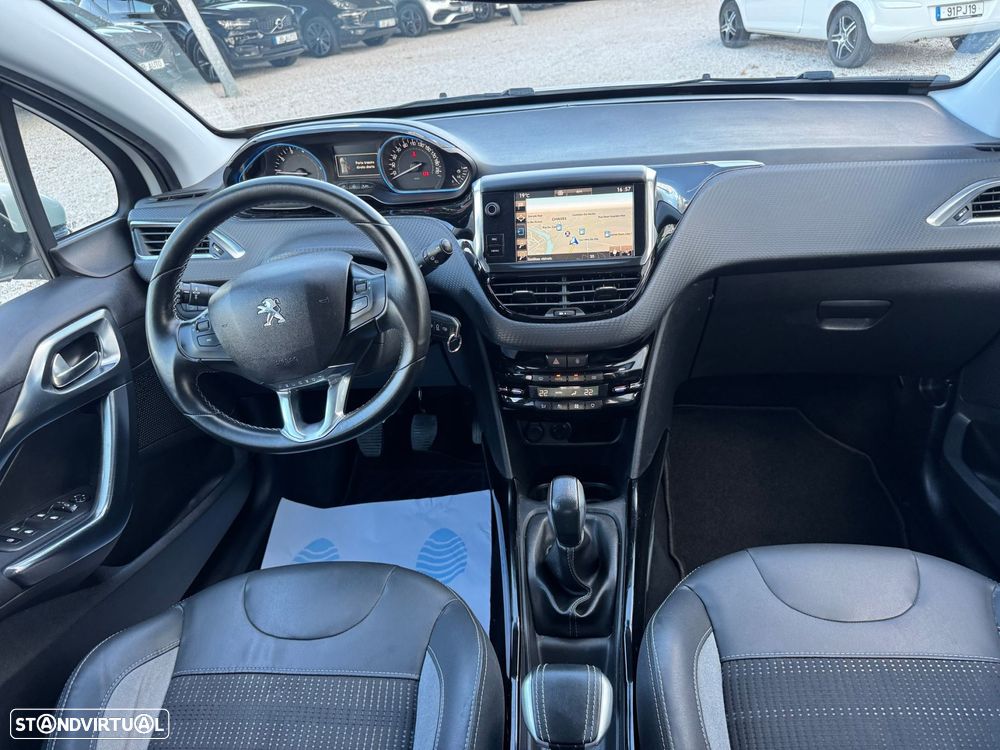 Peugeot 2008 1.2 PureTech Allure - 7