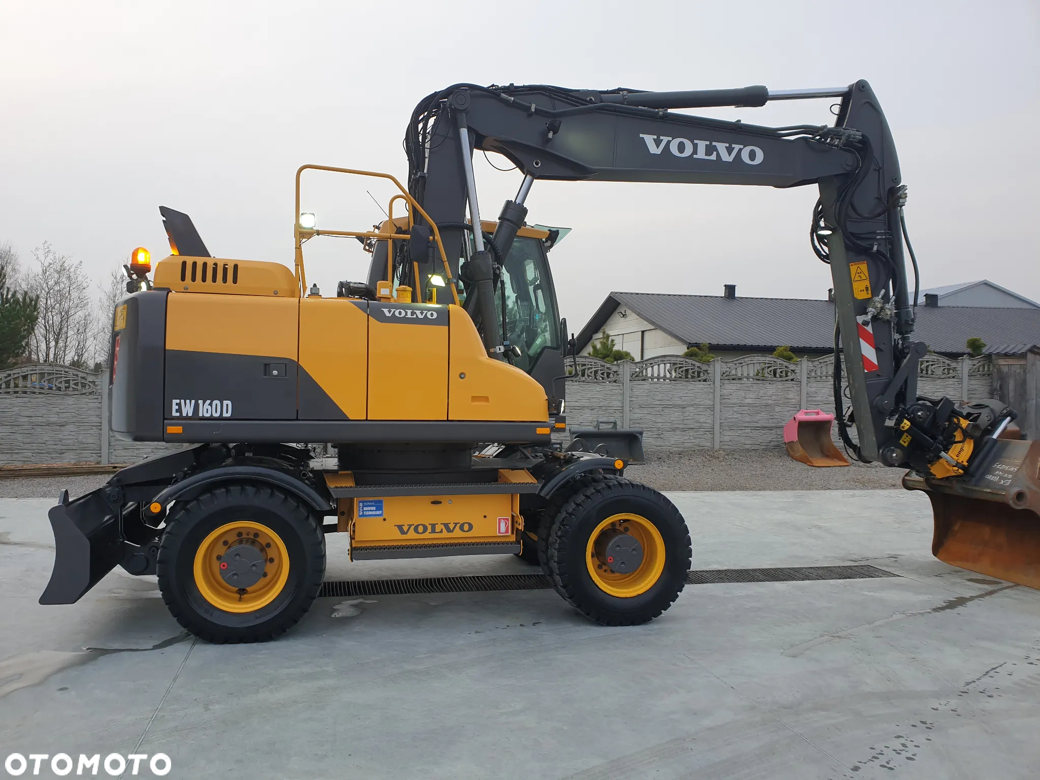 Volvo EW 160D ROTOTILT ZE SZCZYPCAMI SPROWADZONA PIĘKNY STAN - 14