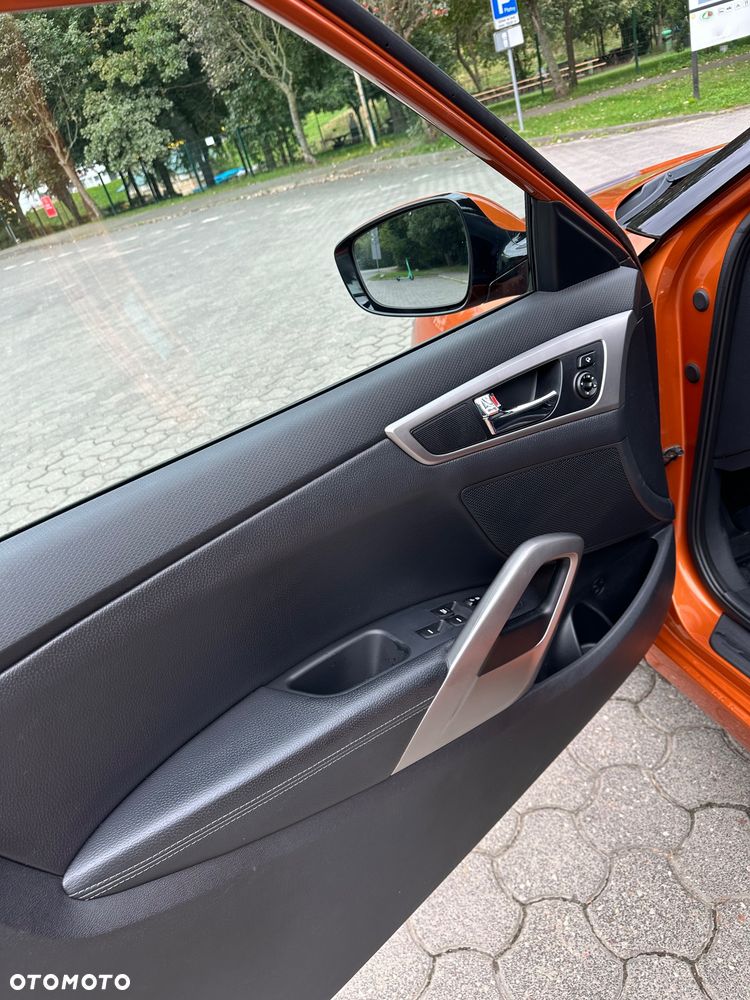 Hyundai Veloster 1.6 GDI Premium - 34