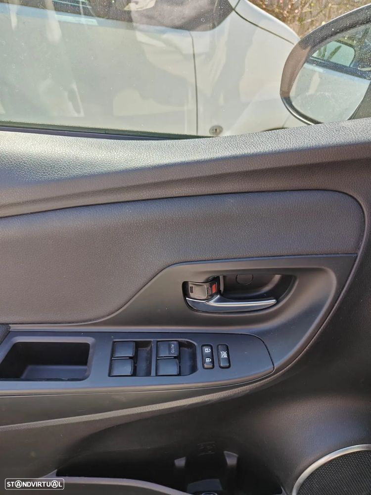 Toyota Yaris 1.5 HSD Comfort - 8