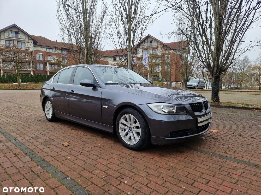 BMW Seria 3 325i - 1