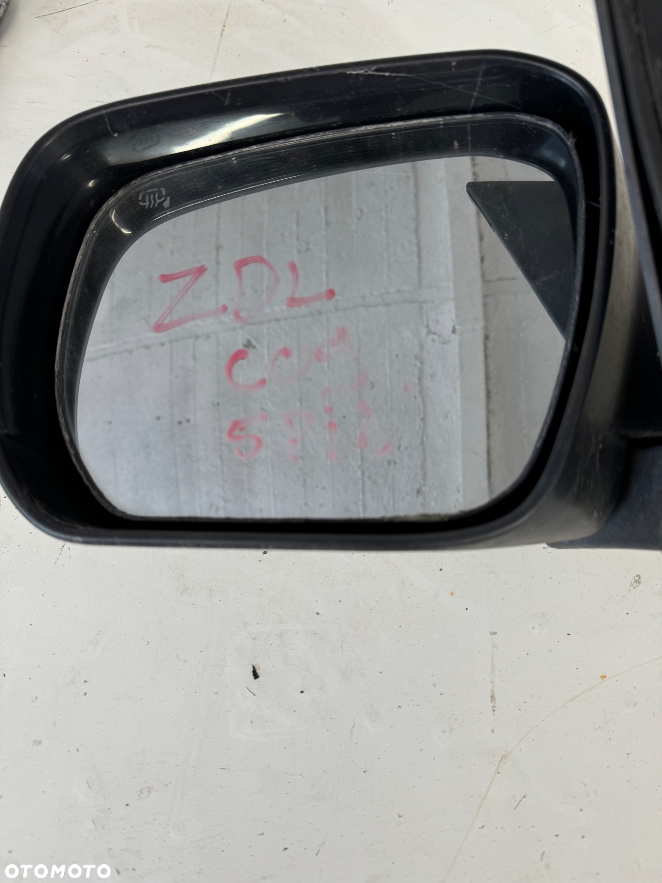 SUZUKI  GRAND VITARA II LUSTERKO LEWE 5 PIN ZDLCO9 - 4