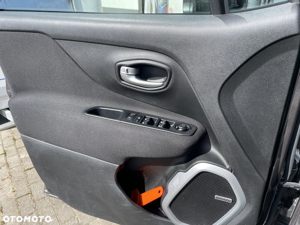 Jeep Renegade 1.3 GSE T4 Turbo Upland 4x4 S&S - 12