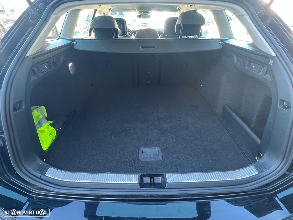 VW Passat Variant 2.0 TDi Business DSG - 10