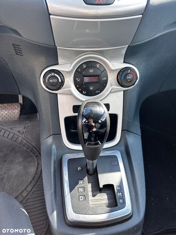 Ford Fiesta 1.4 Autom Titanium - 17