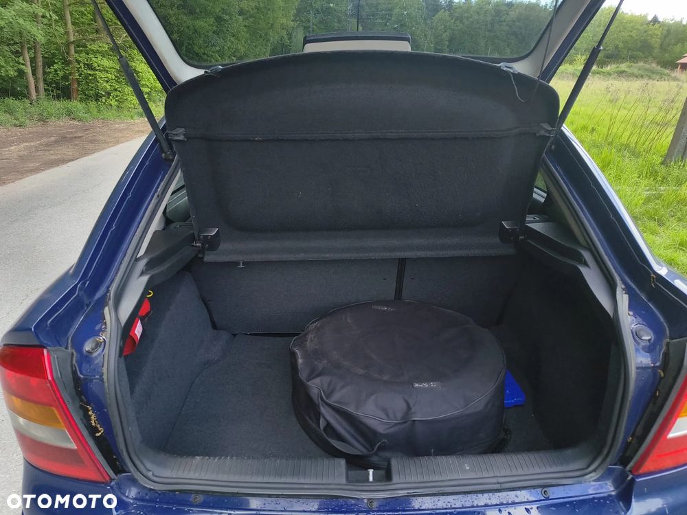 Opel Astra 1.4 Sport - 8