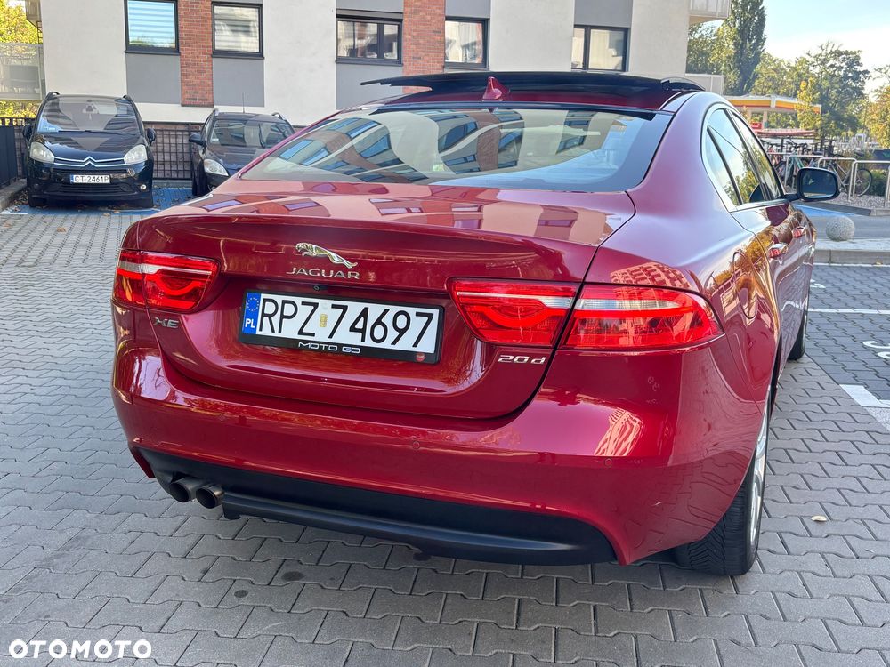 Jaguar XE 20d Portfolio - 9