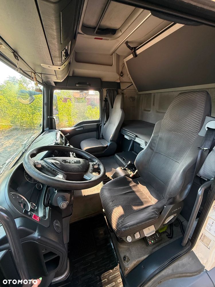 MAN TGL 12.240 4X2 BL - 10