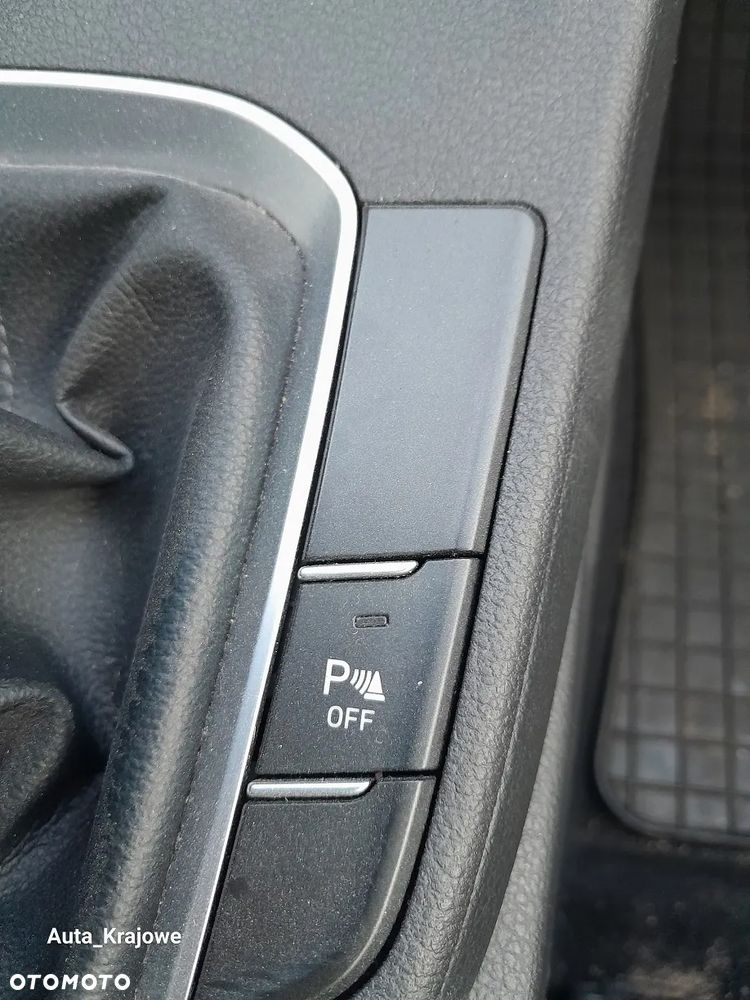 Hyundai i30 1.5 DPI Classic + - 16