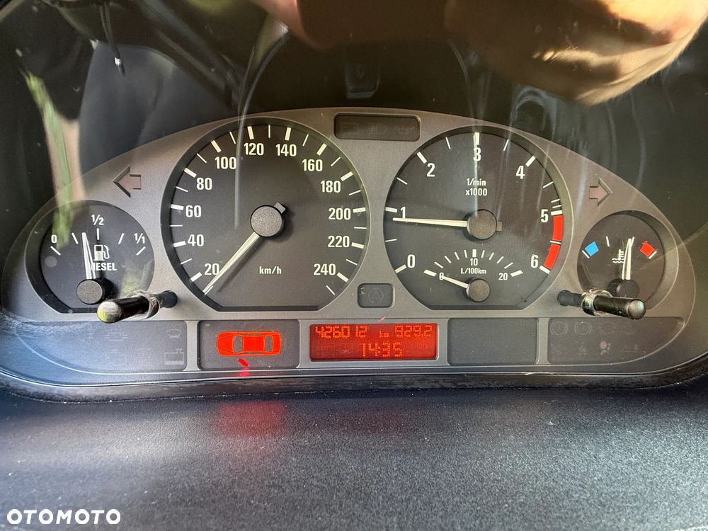 BMW Seria 3 318d - 12