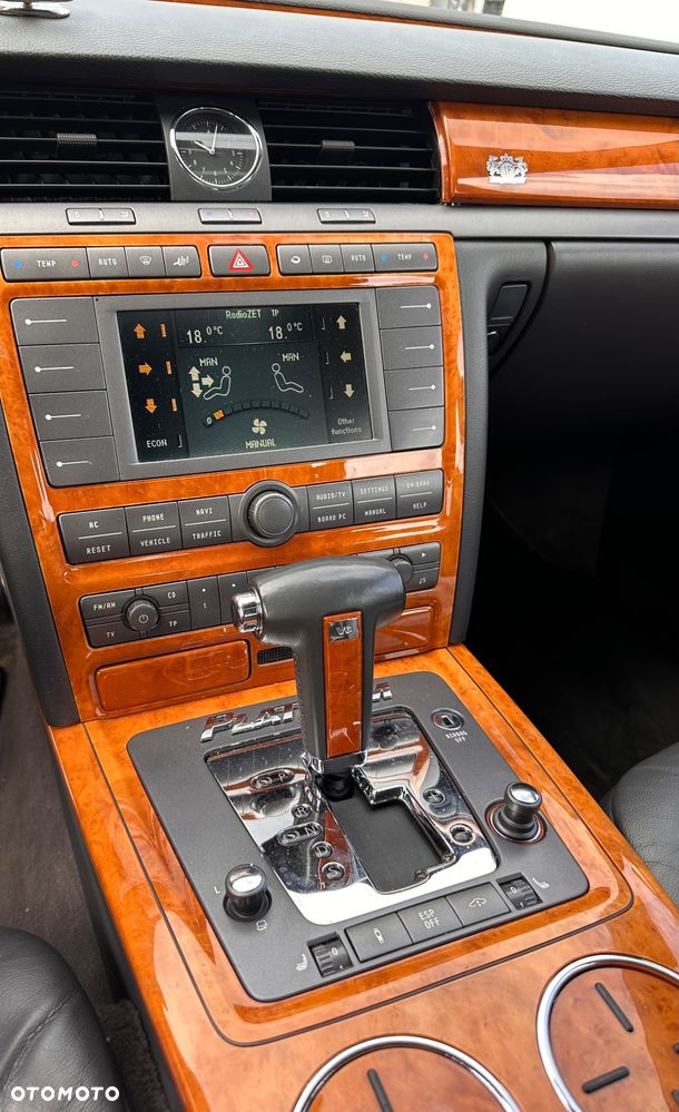 Volkswagen Phaeton 3.2 V6 Tiptr (5 os.) - 35