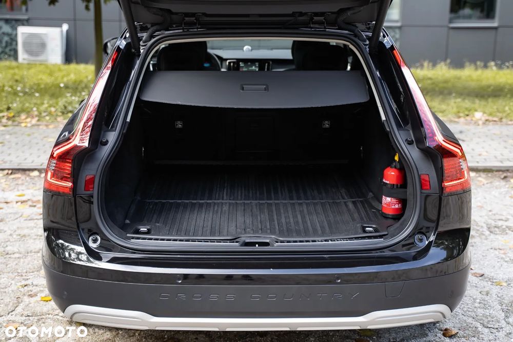 Volvo V90 Cross Country B5 D AWD Ultimate - 26