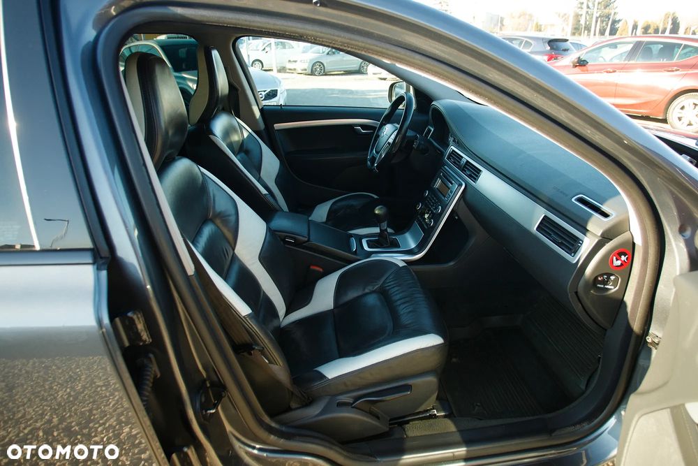 Volvo V70 2.5T R-Design Summum - 25