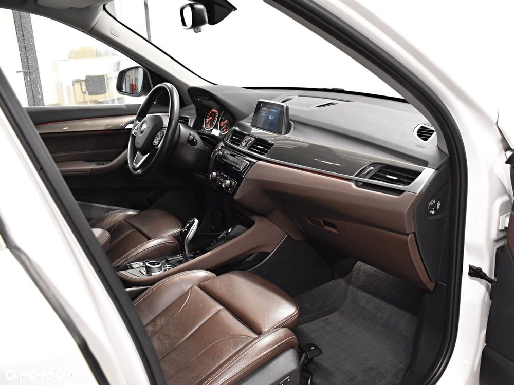 BMW X1 sDrive18i GPF xLine - 12