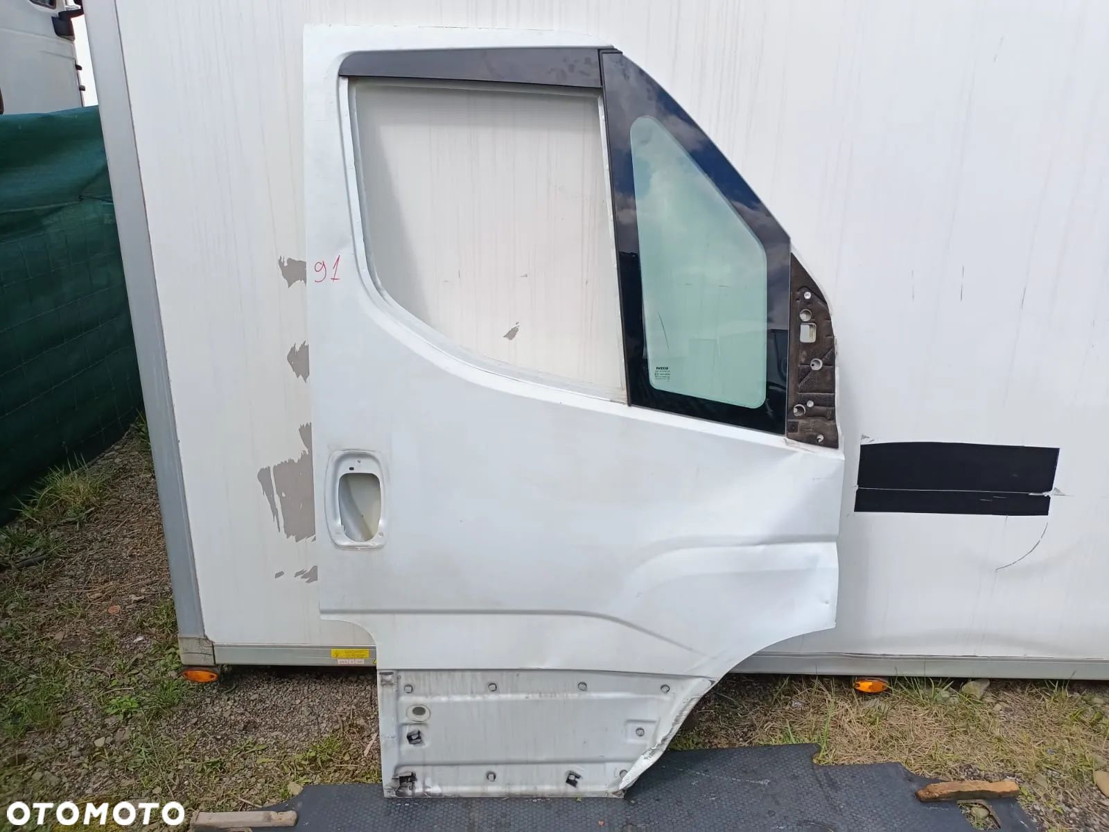 DRZWI PRAWE PRZÓD KABINA IVECO DAILY 14- NR 91 - 1