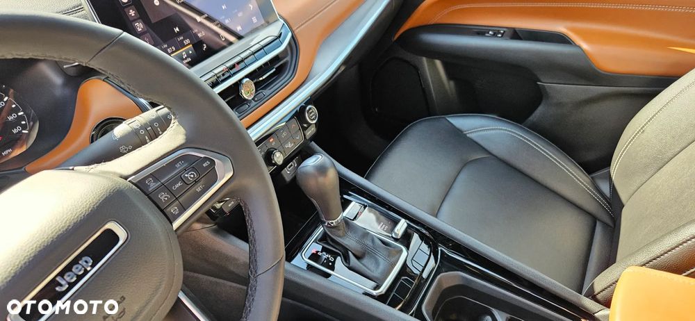 Jeep Compass - 32