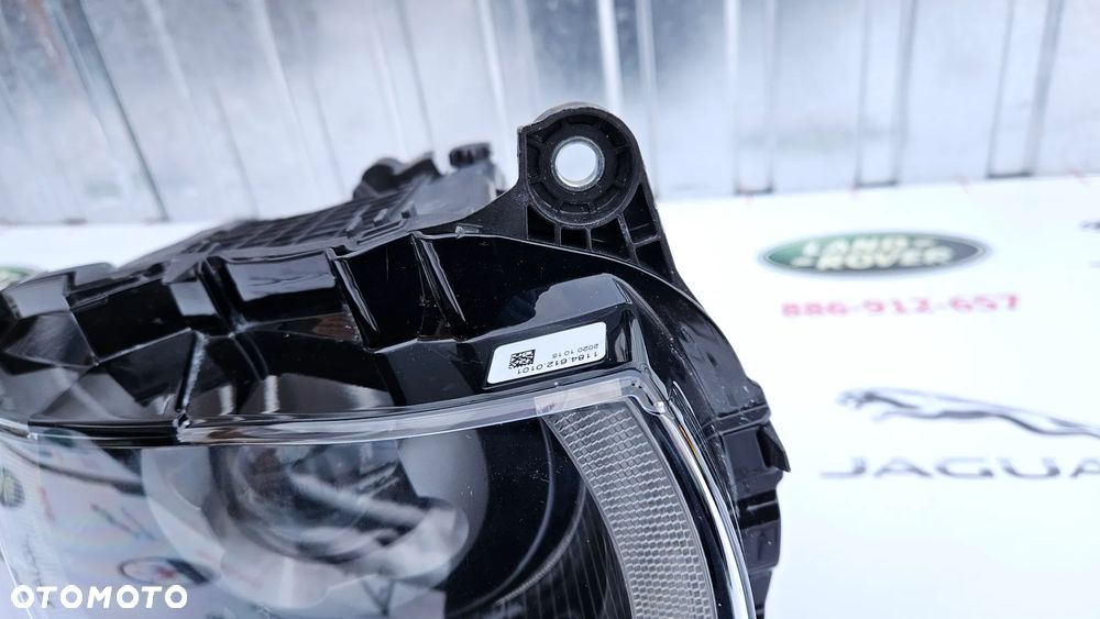 Reflektor prawy Lampa prawa L8B213W029FF  NOWA  EUROPA Land Rover Defender II 2020- FULL LED - 8