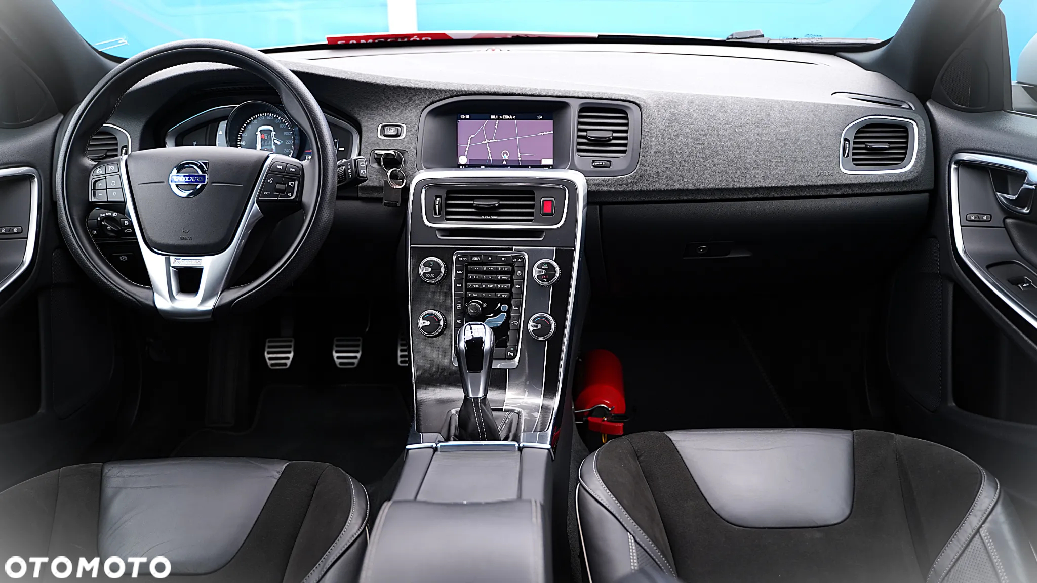 Volvo V60 D3 Drive-E R-Design Momentum - 18