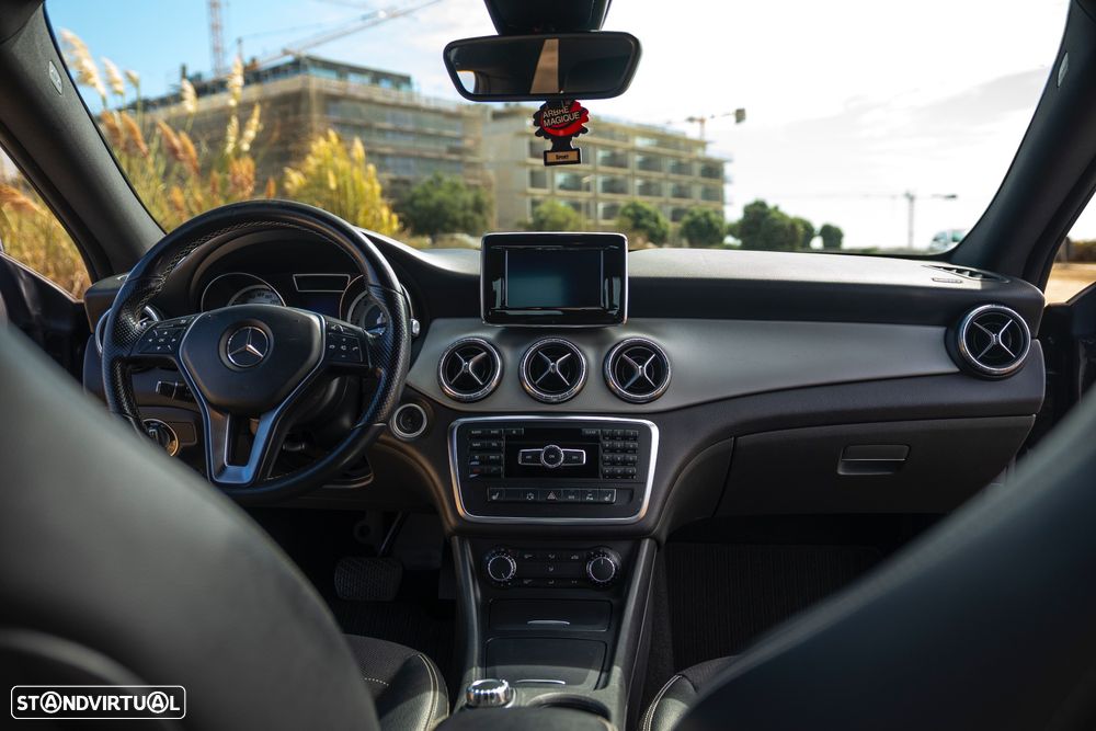 Mercedes-Benz CLA 220 - 12