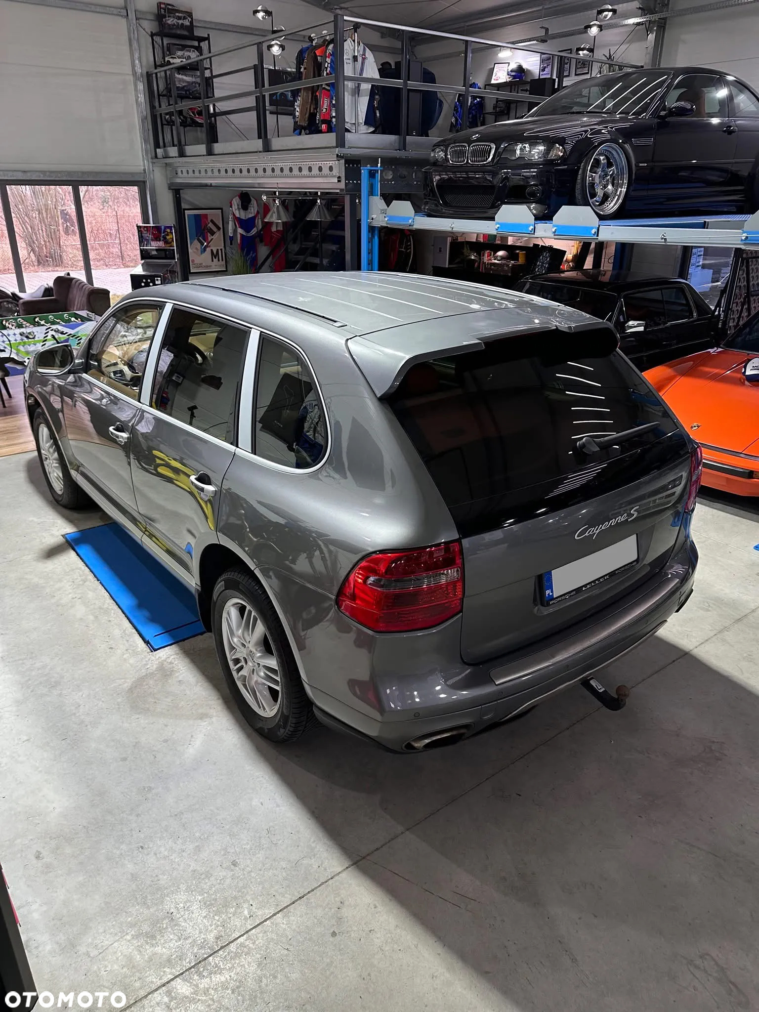 Porsche Cayenne - 2