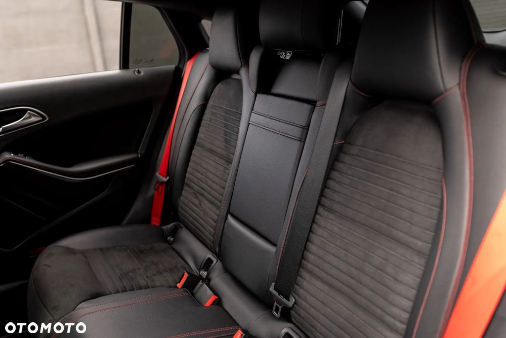 Mercedes-Benz CLA 250 4Matic 7G-DCT Sport - 16