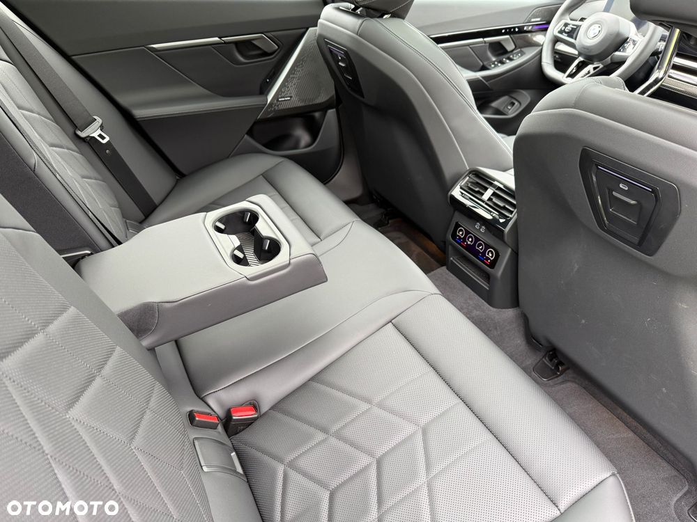 BMW Seria 5 520d xDrive - 26