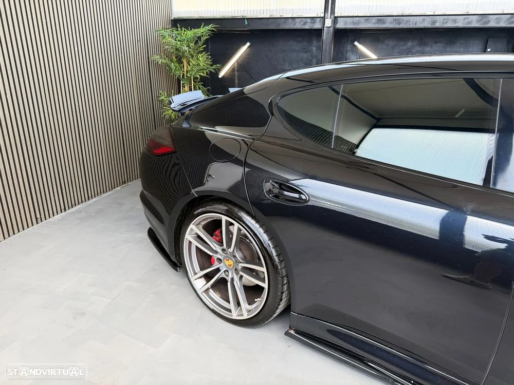 Porsche Panamera Turbo PDK - 11