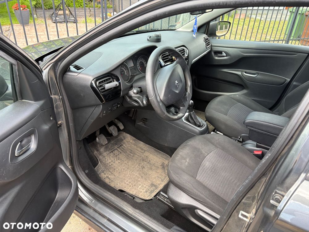 Peugeot 301 1.2 Pure Tech Active - 9