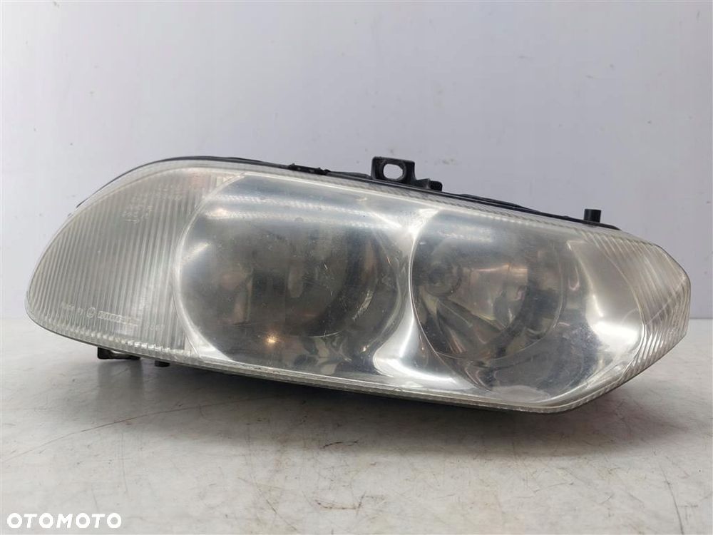 Reflektor lampa przód prawa Alfa Romeo 156 1997-2002 60620134 38420381 - 1