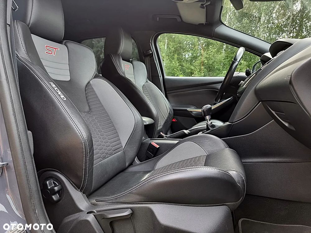 Ford Focus 2.0 TDCi ST - 19