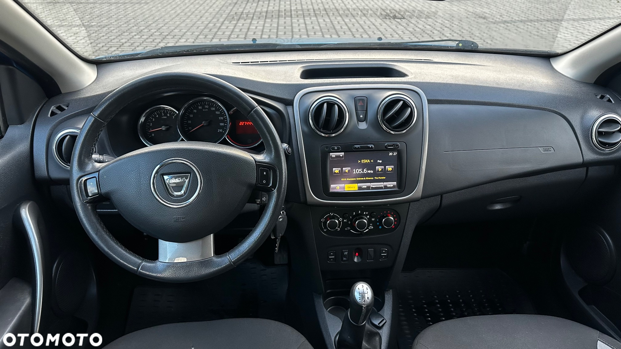 Dacia Sandero TCe 90 Celebration - 23
