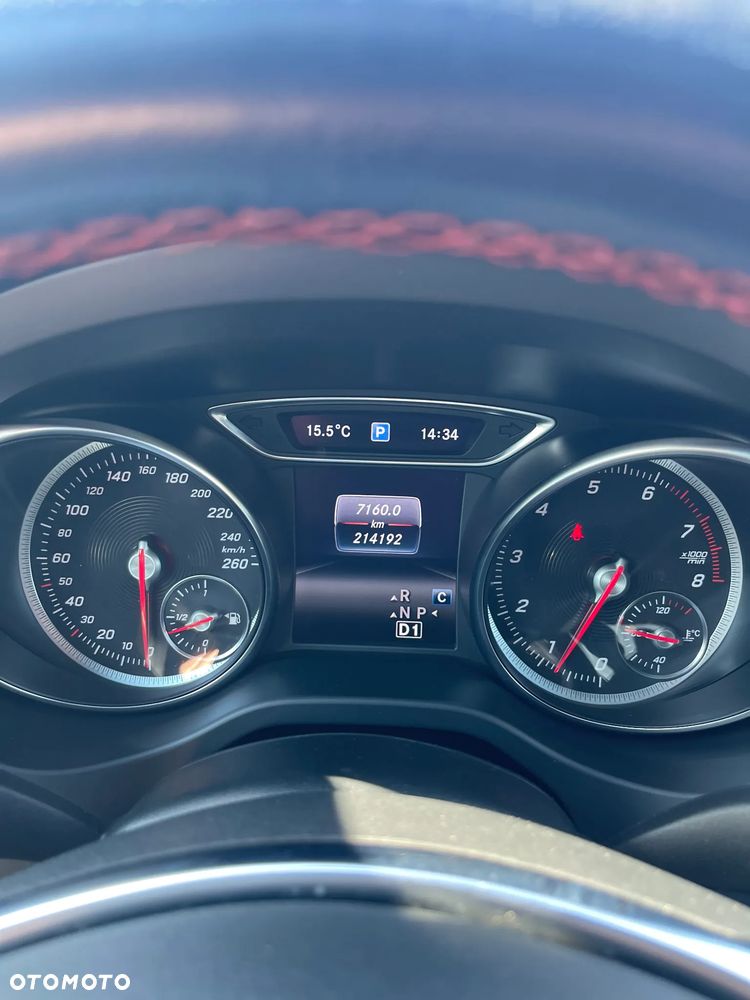 Mercedes-Benz CLA 220 4-Matic AMG Line - 13