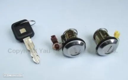 Jogo de canhões das portas com chave Isuzu NKR 1994 a 2004 - 1