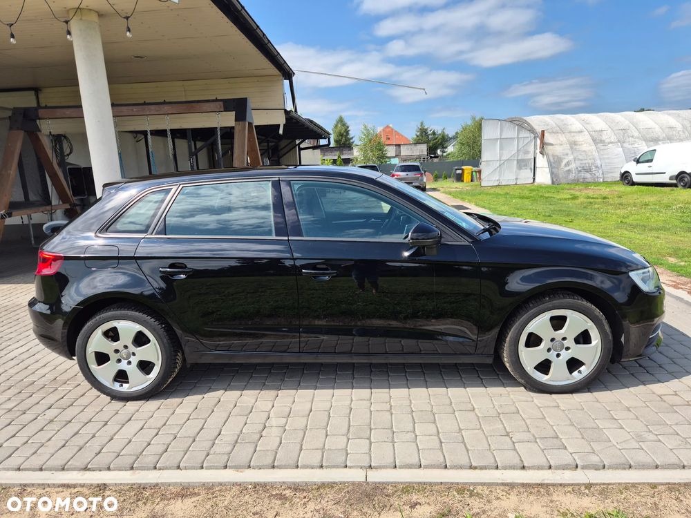 Audi A3 Sportback 1.6 TDI Attraction - 9