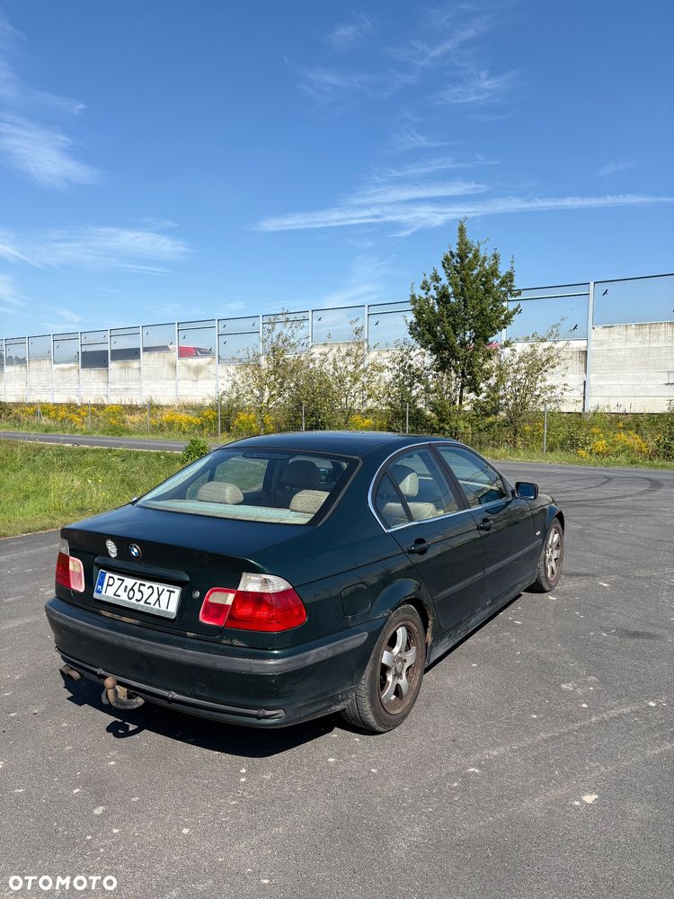 BMW Seria 3 320i - 4