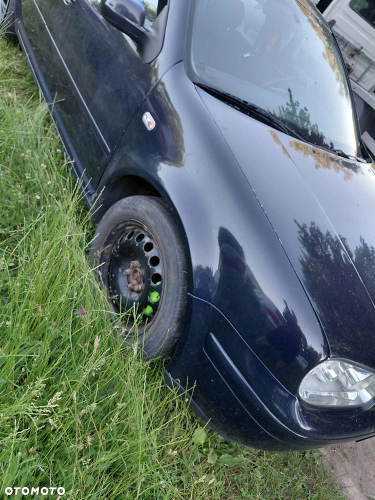 części VW VOLKSWAGEN GOLF IV 1.8 20V turbo 1998r hatchback BŁOTNIK przód prawy lewyLC5H - 1